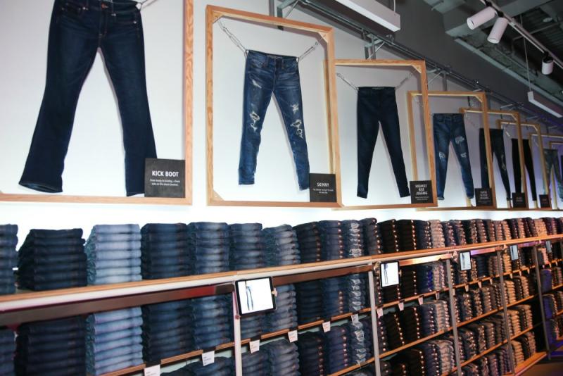  Customers can shop AE’s extensive jeans collection and create one-of-a-kind pieces. T