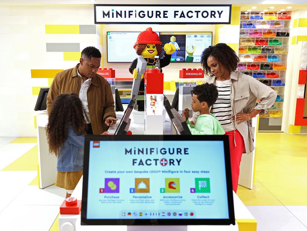 The Personalization Studio lets shoppers use the Mosaic Maker and Minifigure Factory to create mementos. 